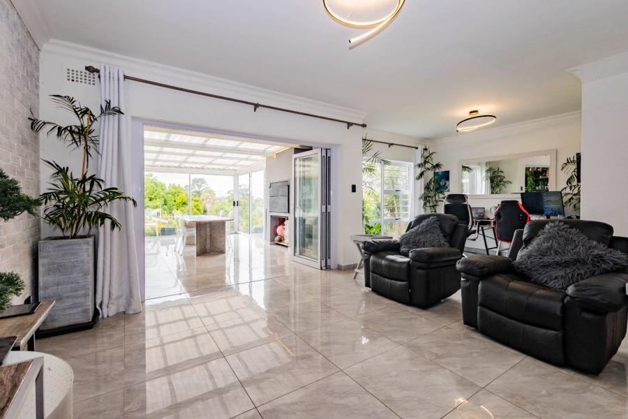 To Let 4 Bedroom Property for Rent in Eversdal Western Cape